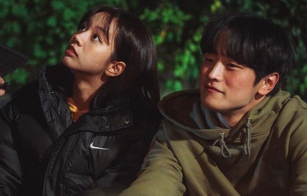 Bersahabat sejak lama, Lee Dam dan Jae Jin menunjukkan persahabatan murni mereka dan rasa perhatian yang pas sebagai seorang sahabat.