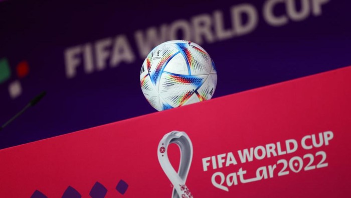 19 November 2022, Qatar, Al-Rajjan: Soccer, preparation for the World Cup in Qatar, FIFA press conference, the World Cup match ball in front of the World Cup logo and lettering. Photo: Tom Weller/dpa (Photo by Tom Weller/picture alliance via Getty Images)