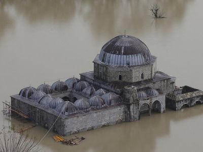Masjid Bersejarah di Albania Terendam Banjir