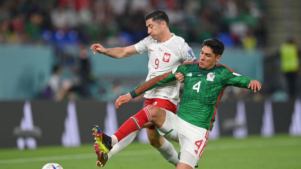 Meksiko vs Polandia masih tanpa gol di babak pertama (Getty Images/Dan Mullan)