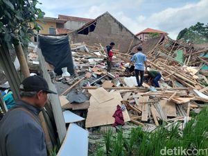 Potret Reruntuhan Rumah hingga Pesantren Imbas Gempa Cianjur