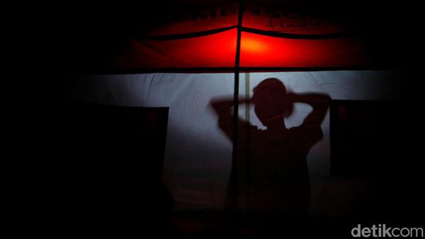 Mereka yang Bertahan di Tengah Gelap Gulita Gempa Cianjur