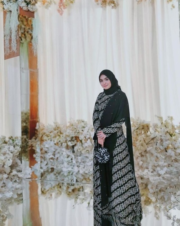 OOTD kondangan selebriti berhijab/Foto: Instagram.com OOTD kondangan selebriti berhijab