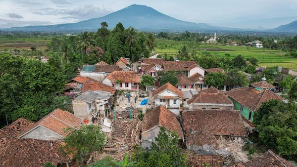 Foto Udara Kampung di Cianjur Setelah Gempa M 5,6