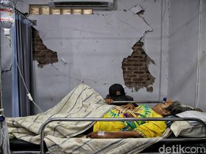 Gerak Cepat Dokter Ortopedi Tangani Ratusan Korban Luka Gempa Cianjur Gerak Cepat Dokter Ortopedi Tangani Ratusan Korban Luka Gempa Cianjur