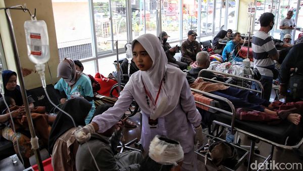 Perjuangan Nakes Rawat Korban Gempa Cianjur di Rumah Sakit yang Rusak