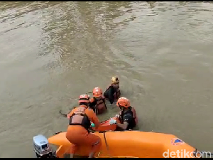 Bocah 10 Tahun Terseret dan Tenggelam di Sungai Bondoyudo Lumajang Bocah 10 Tahun Terseret dan Tenggelam di Sungai Bondoyudo Lumajang