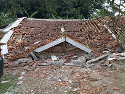 Pilu Hairul yang 12 Anggota Keluarganya Tewas Akibat Gempa Cianjur