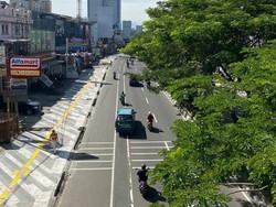 Polisi Rekayasa Lalin Jalan Margonda Depok Jelang Natal-Tahun Baru