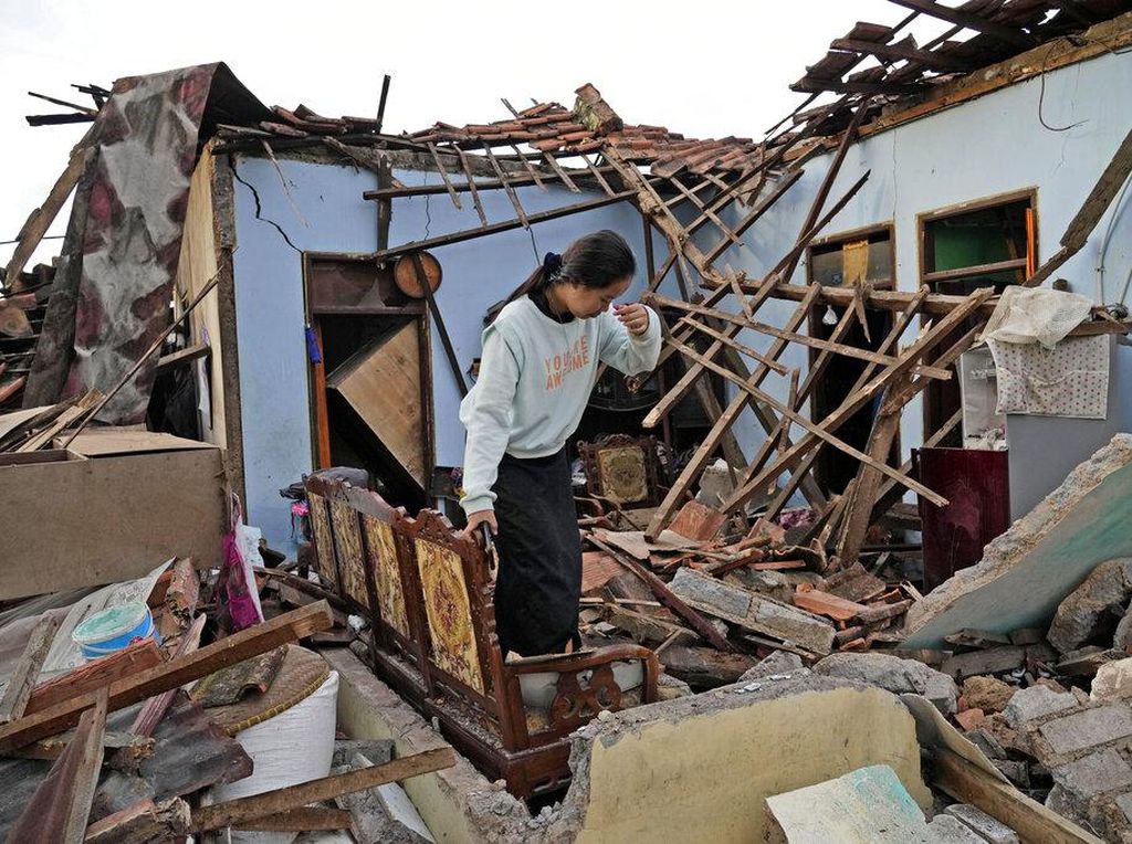 Ada Beda Data Korban Tewas Gempa Cianjur, Ini Rincian dan Penjelasannya Ada Beda Data Korban Tewas Gempa Cianjur, Ini Rincian dan Penjelasannya