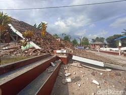 Ngeri! Potret Sekolah Ambruk Diguncang Gempa Cianjur