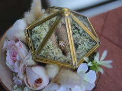 10 List Seserahan Pernikahan yang Wajib Ada buat Calon Pengantin