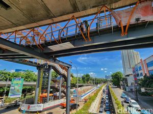 Skywalk Kebayoran Mulai Terlihat, Ada Lift dan Eskalator