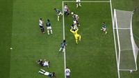 Skor tidak berubah hingga babak pertama usai. 