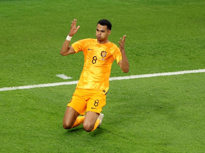 Soccer Football - FIFA World Cup Qatar 2022 - Group A - Senegal v Netherlands - Al Thumama Stadium, Doha, Qatar - November 21, 2022 Netherlands' Cody Gakpo celebrates scoring their first goal REUTERS/Molly Darlington