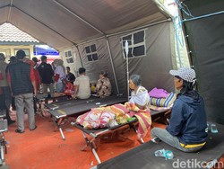 Cerita Jajang 3 Jam Cari Istri dan Anak Tertimbun Reruntuhan Gempa Cianjur