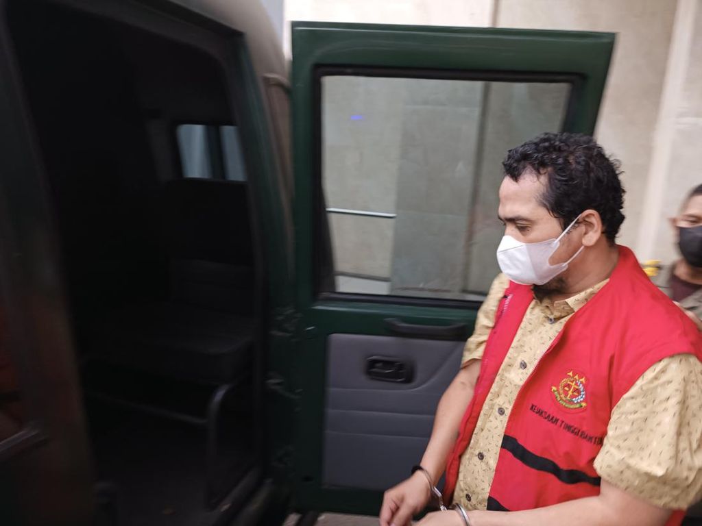 Kejati Banten Tahan Lagi Tersangka Mafia Tanah Libatkan Eks Kepala BPN Lebak Kejati Banten Tahan Lagi Tersangka Mafia Tanah Libatkan Eks Kepala BPN Lebak