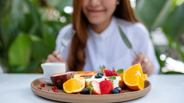 Tips menurunkan kolesterol setelah makan Setelah Makan Lakukan 5 Tips Ini untuk Kendalikan Kadar Kolesterol