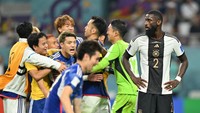 Kejutan terjadi di lapangan kala Jerman dipaksa mengakui keunggulan Jepang. Samurai Biru berhasil menaklukkan Die Nationalmannschaft 2-1 setelah tertinggal lebih dulu di babak pertama. Getty Images/Anadolu Agency  