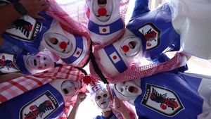 Badut-badut Ini Siap Semangati Timnas Jepang