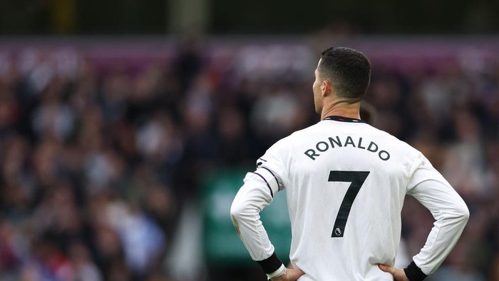 Cristiano Ronaldo BIRMINGHAM, ENGLAND - NOVEMBER 06: Cristiano Ronaldo of Manchester United during the Premier League match between Aston Villa and Manchester United at Villa Park on November 6, 2022 in Birmingham, United Kingdom. (Photo by Matthew Ashton - AMA/Getty Images)