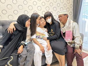 Cerita Adik Dinar Candy saat Gempa Cianjur: Teriak Panggil Bapak-Loncat ke Lapangan Cerita Adik Dinar Candy saat Gempa Cianjur: Teriak Panggil Bapak-Loncat ke Lapangan