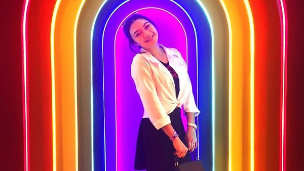 Erika Putri Suka Minta Disuapin, Bikin Baper Banyak Orang