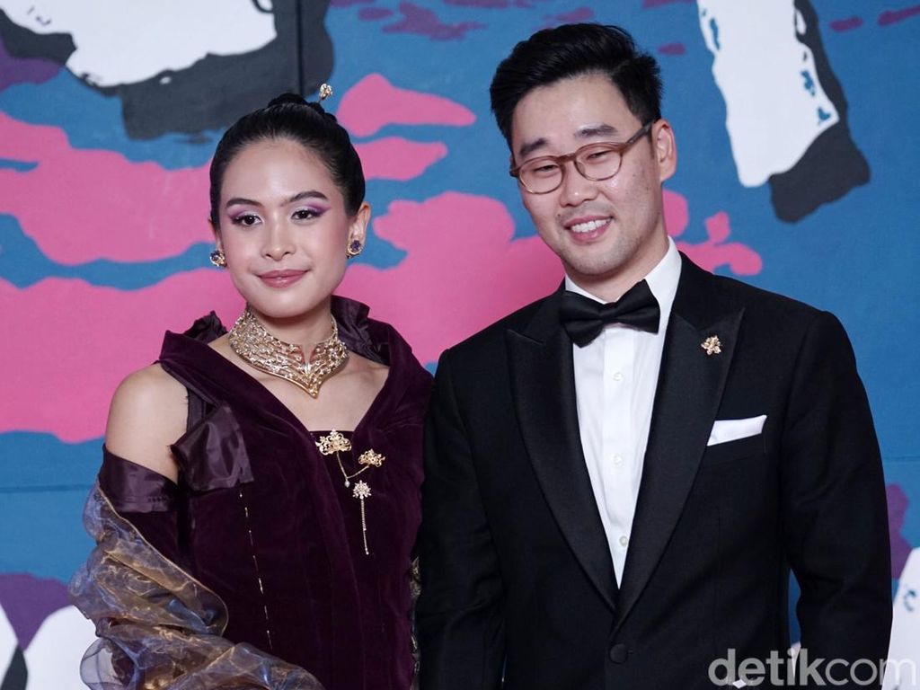 Mesranya Pasangan Selebriti di FFI 2022, Maudy Ayunda hingga Tara Basro Mesranya Pasangan Selebriti di FFI 2022, Maudy Ayunda hingga Tara Basro