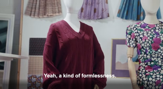 Foto: netflix.com/tudum Baggy jumper yang dipakai Lady Diana di The Crown/