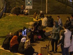 Gempa M 5,9 Guncang Turki, Warga Berhamburan di Malam yang Dingin