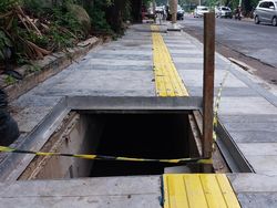 Berbulan-bulan Gorong-gorong di Trotoar Agus Salim Jakpus Belum Ditutup