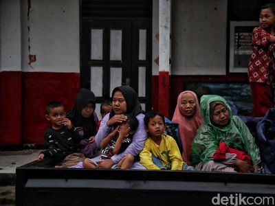 Hari Ketiga Gempa Cianjur, Duka Masih Selimuti Warga