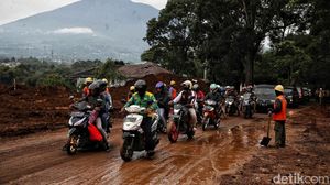 Jalur Puncak Arah Cianjur Sudah Bisa Dilintasi Kendaraan