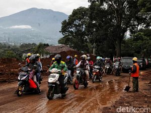 Jalur Puncak Arah Cianjur Sudah Bisa Dilintasi Kendaraan