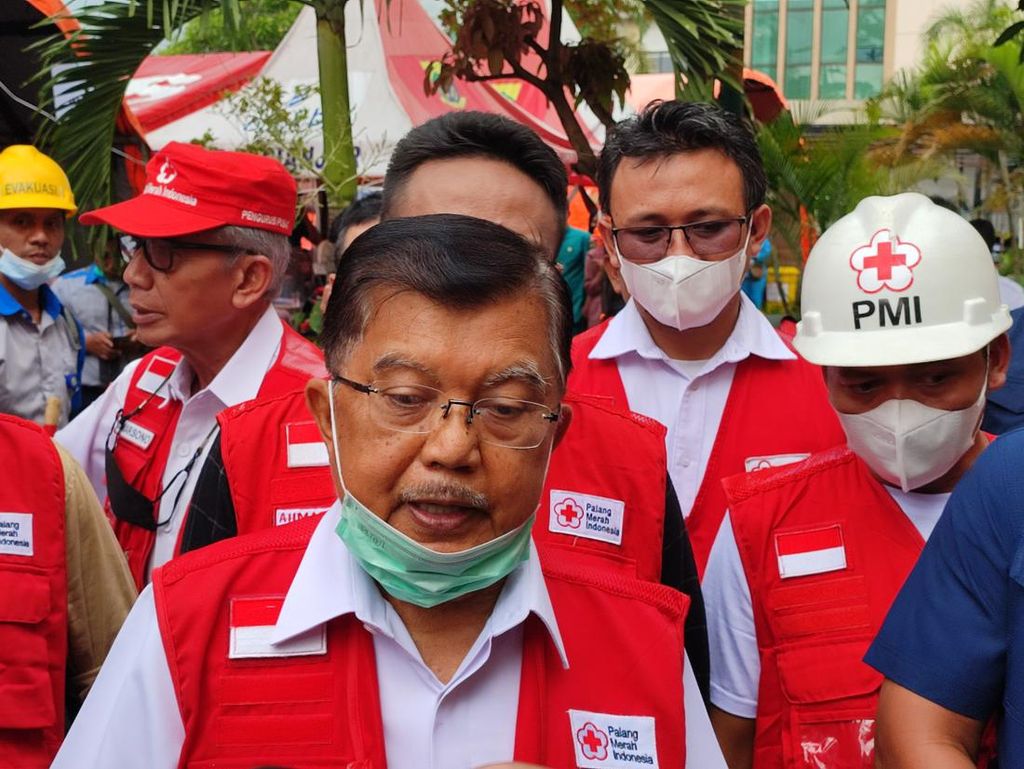 Tinjau Lokasi Gempa Cianjur, JK Soroti Pengaturan Relawan