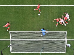 Enam menit injury time. Maroko dan Kroasia sama-sama kesulitan di sepertiga akhir lapangan.