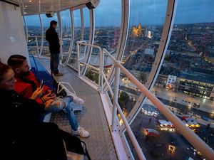 Memandang Indahnya Kota Metz dari Menara Bergerak Tertinggi Dunia