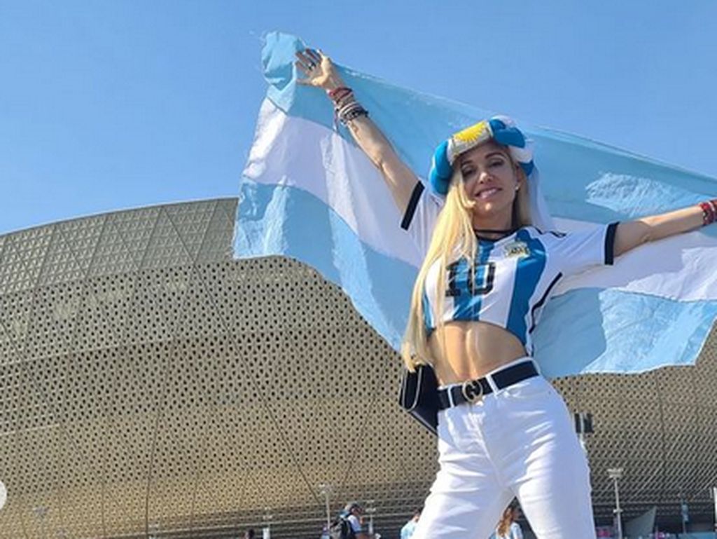 7 Foto Suporter Terseksi Argentina yang Datang ke Qatar, Jagoannya Kalah