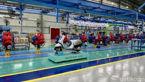 Suasana Perakitan Vespa di Cikarang, Pabrik Ketiga Piaggio Group di Asia Pasifik