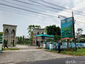 Keluarga Korban-Pelaku Kasus Santri Ponpes di Sragen Tewas Akan Dipertemukan Keluarga Korban-Pelaku Kasus Santri Ponpes di Sragen Tewas Akan Dipertemukan