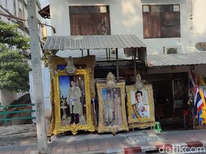 Kenapa Foto Raja Bertebaran di Jalanan Thailand? Kenapa Foto Raja Bertebaran di Jalanan Thailand?