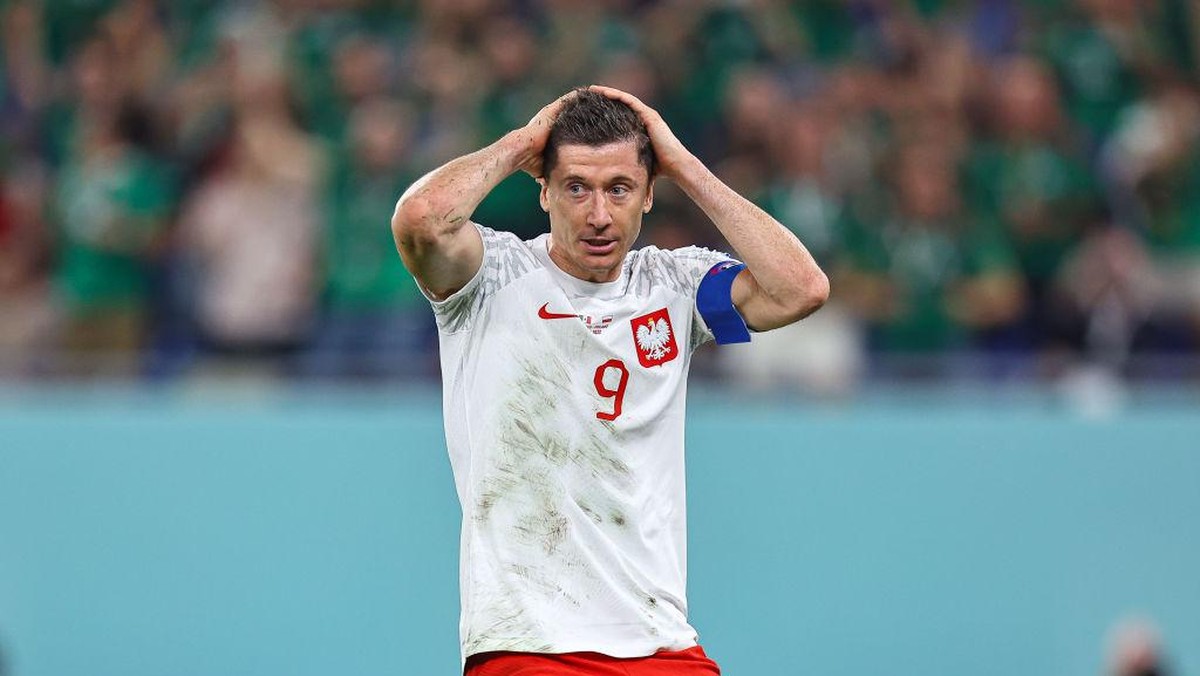 Robert Lewandowski belum juga mencetak gol di Piala Dunia (Getty Images/PressFocus/MB Media)