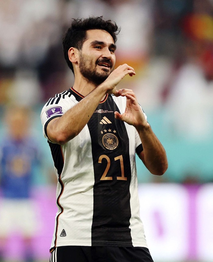 Samurai Biru Lukai Tim Panser Jerman 2-1 Soccer Football - FIFA World Cup Qatar 2022 - Group E - Germany v Japan - Khalifa International Stadium, Doha, Qatar - November 23, 2022
Japan's Maya Yoshida and Kou Itakura react REUTERS/Kai Pfaffenbach