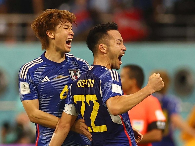 Soccer Football - FIFA World Cup Qatar 2022 - Group E - Germany v Japan - Khalifa International Stadium, Doha, Qatar - November 23, 2022
Japan's Maya Yoshida and Kou Itakura react REUTERS/Kai Pfaffenbach
