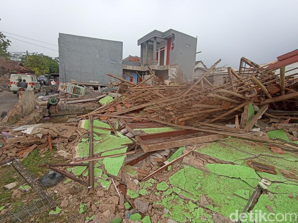 Siswa Diliburkan Usai 214 Sekolah SD-SMP di Cianjur Rusak Akibat Gempa