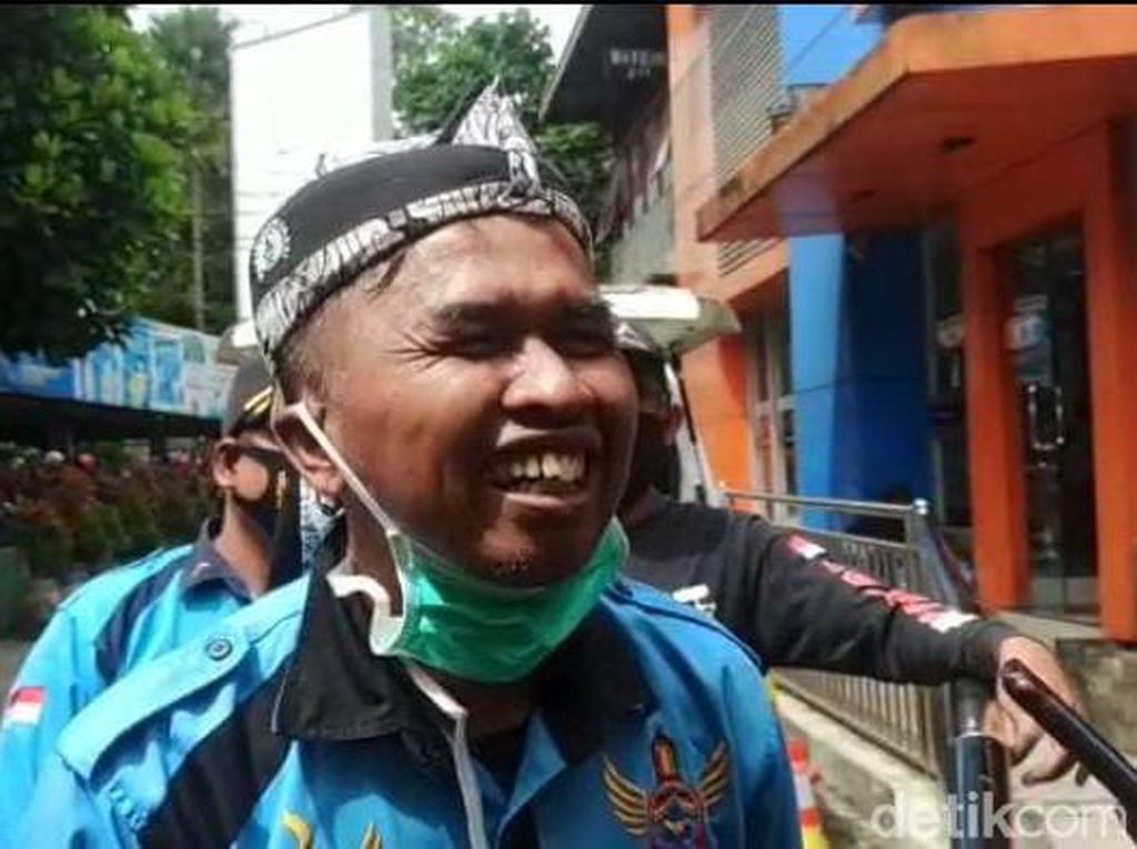 Semangat dan Ketulusan Sopir Ambulans Bantu Korban Gempa Cianjur Semangat dan Ketulusan Sopir Ambulans Bantu Korban Gempa Cianjur