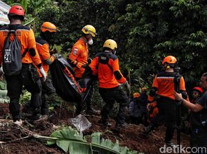 Tim SAR Terus Cari Korban Gempa di Desa Cijedil Cianjur
