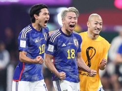 Warga Jepang Rayakan Kemenangan di Zebra Cross, Tertib Tunggu Lampu Merah