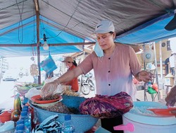 Warung Pekak Metengkuluk, Pionir Kuliner Lawar Sapi di Mambal Abiansemal