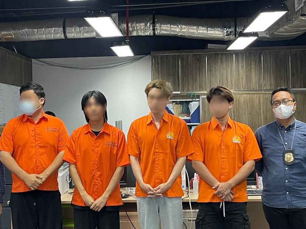 4 Fakta 8 Warga Korsel Ditangkap gegara Pakai Visa Wisata untuk Kerja 4 Fakta 8 Warga Korsel Ditangkap gegara Pakai Visa Wisata untuk Kerja